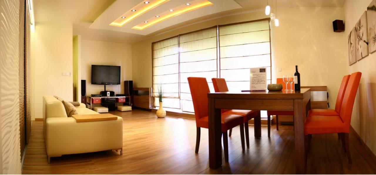 Apartamenty Wislany Brzeg 乌斯特龙 外观 照片