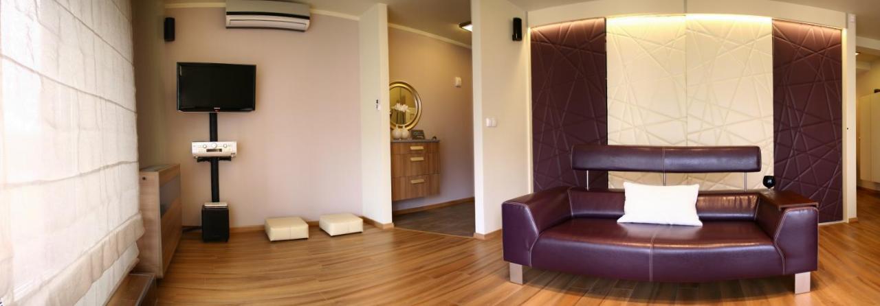 Apartamenty Wislany Brzeg 乌斯特龙 外观 照片